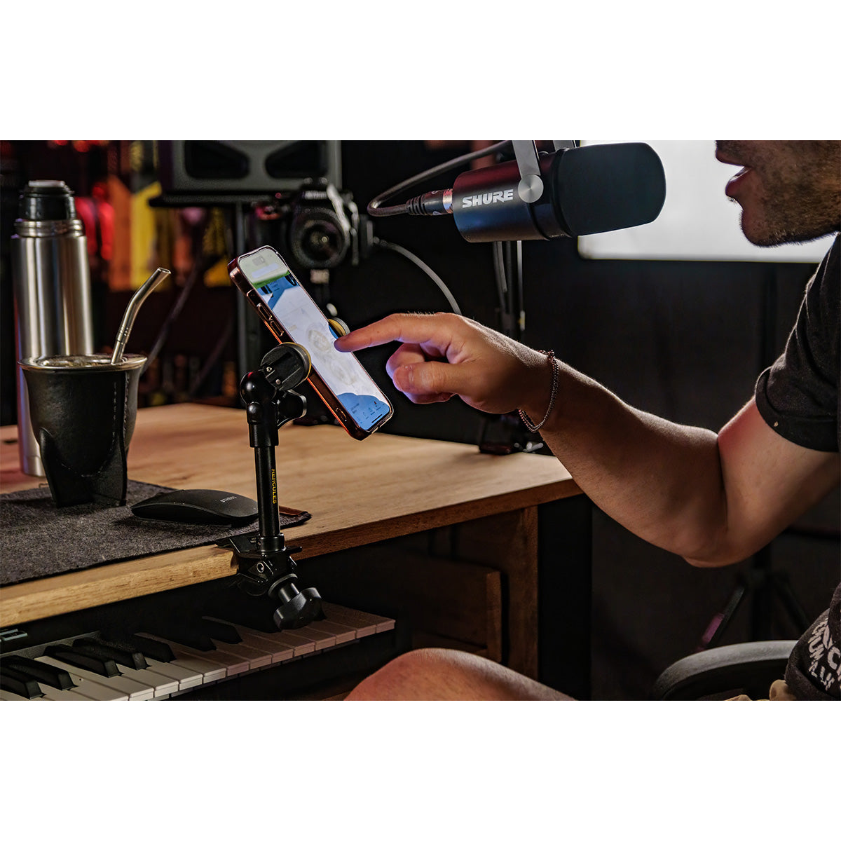 Hercules DG207B Adaptive Smartphone Holder