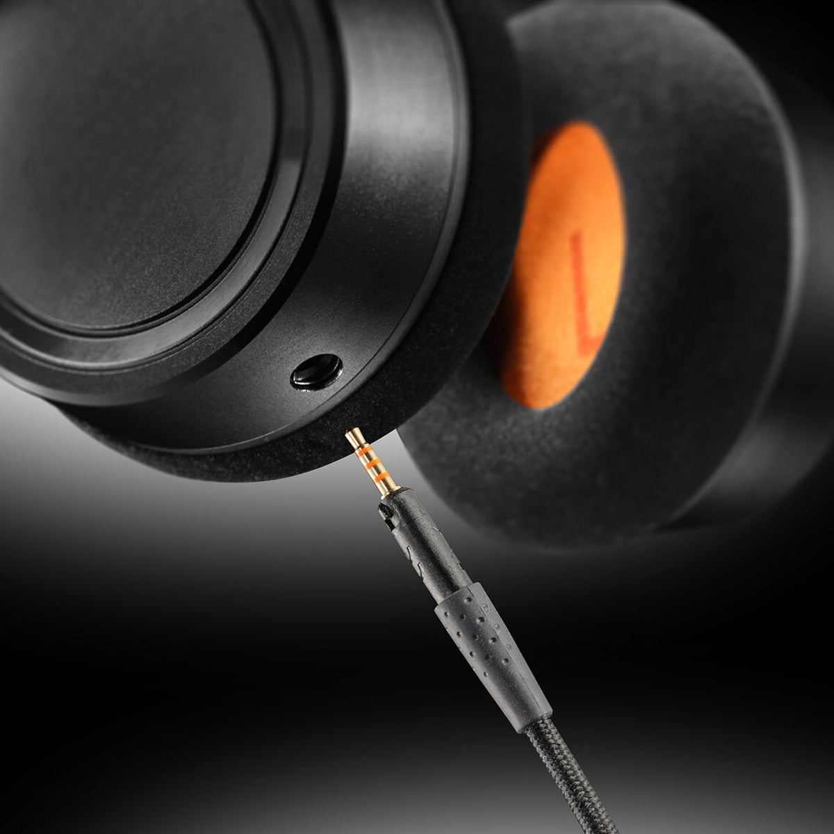 Neumann NDH 20 Closed-Back Studio Headphones - Black Edition Studio Headphones