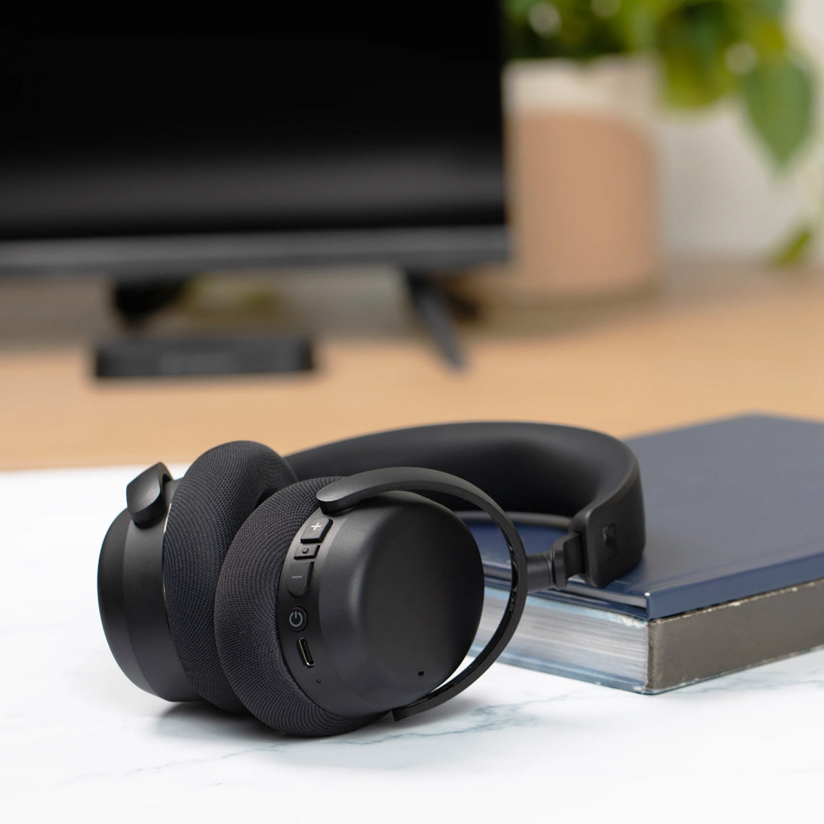 Sennheiser RS 275 Wireless TV Headphones Bundle with Auracast