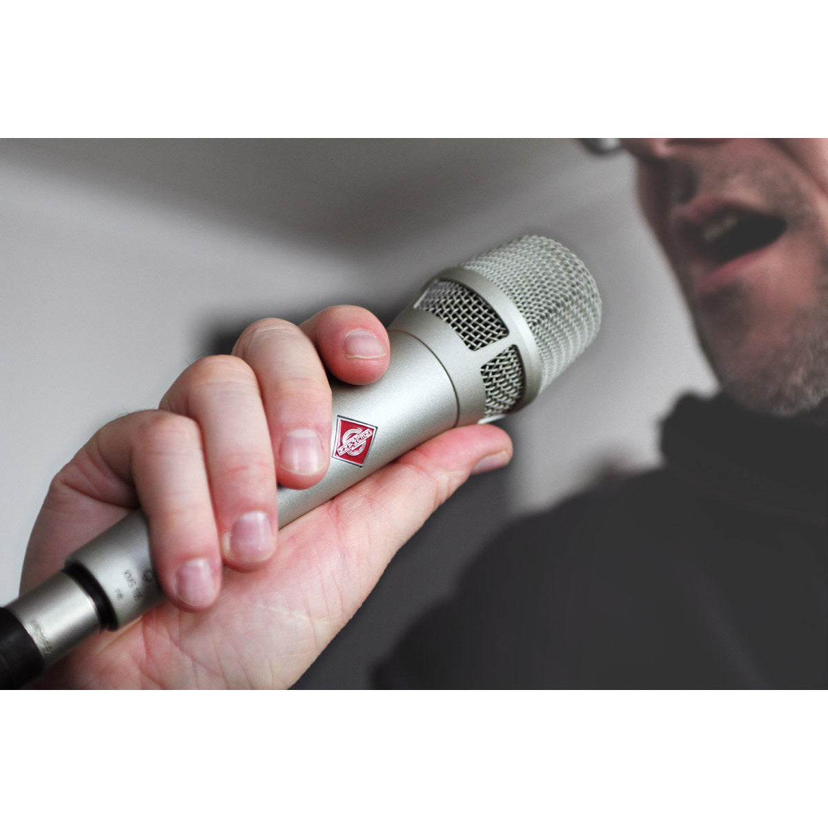 Neumann KMS 105 Studio grade Supercardioid Condenser stage microphone for vocalists, Nickel