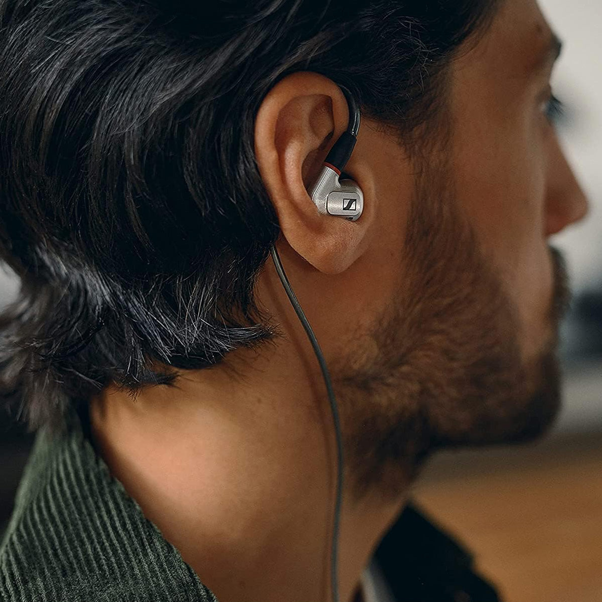 Sennheiser IE 900 Wired In-Ear Audiophile Headphones, Sound Isolating TrueResponse with Detachable Cable with Flexible Ear Hooks