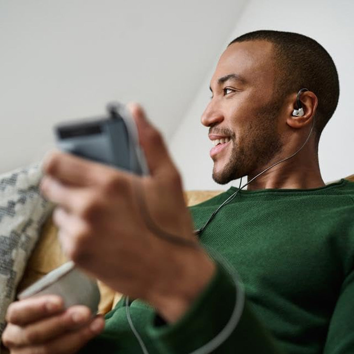 Sennheiser IE 900 Wired In-Ear Audiophile Headphones, Sound Isolating TrueResponse with Detachable Cable with Flexible Ear Hooks