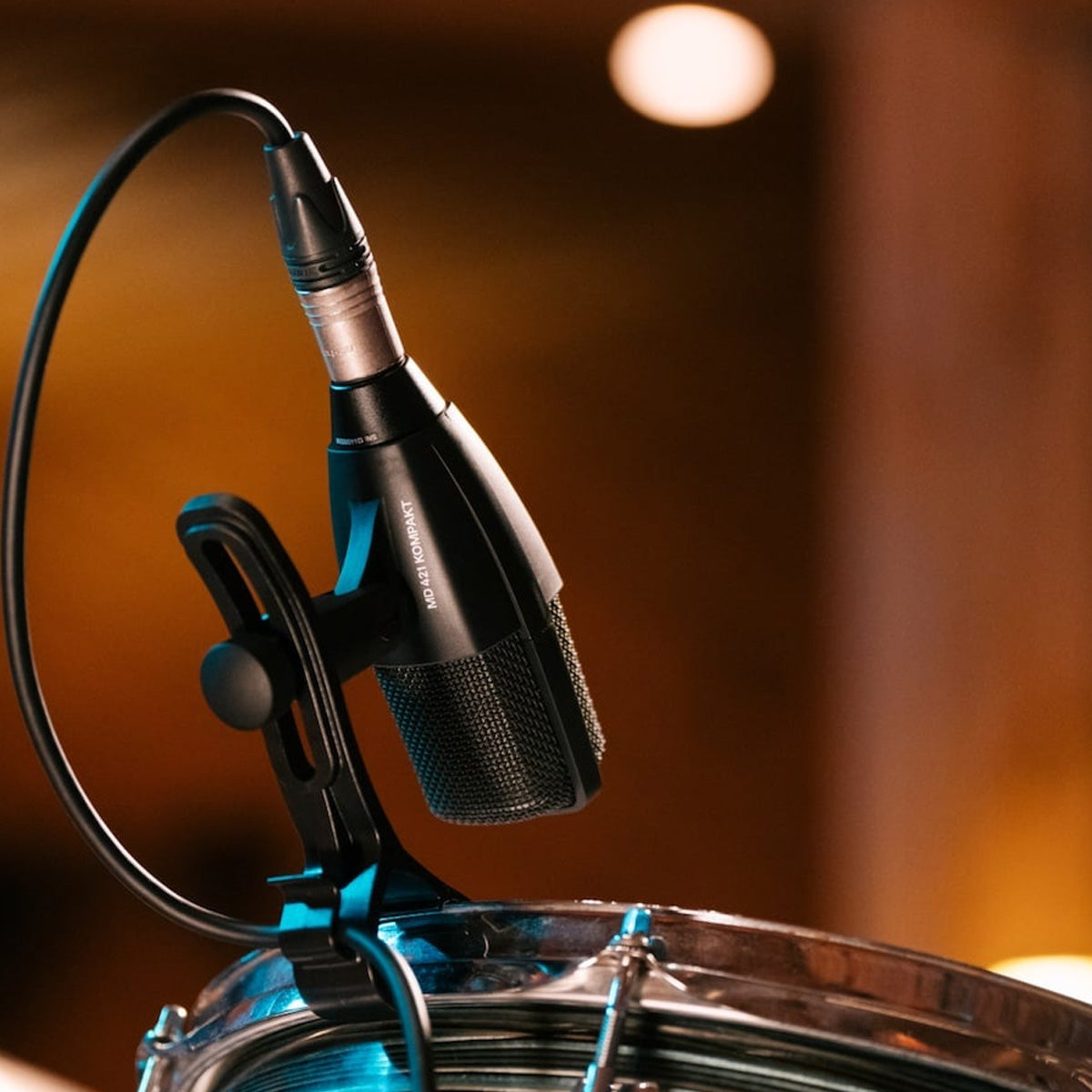 Sennheiser MD 421 KOMPAKT Multipurpose Cardioid Dynamic Microphone with Protective Pouch